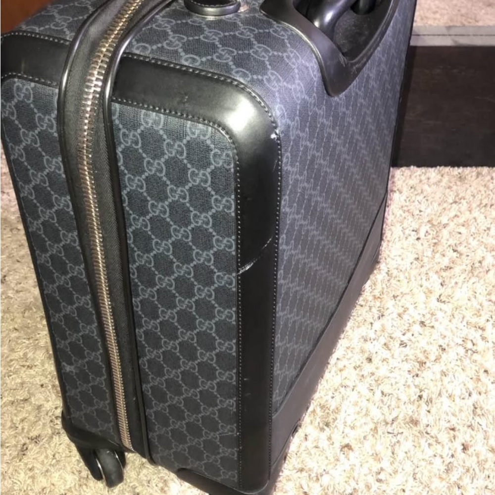 Gucci Dark Patterned Men's Travel Bag - Picture 3 of 9